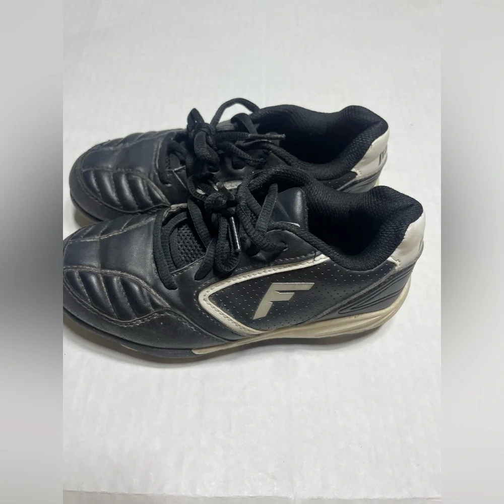 Franklin Kids Black and White baseball‎ cleats size 13 youth